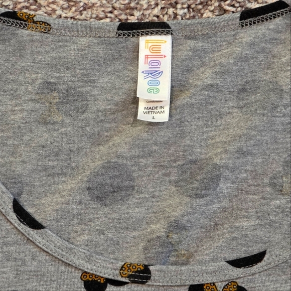 DISNEY LuLaRoe Minnie Mouse Tshirt- Size L - Picture 3 of 4